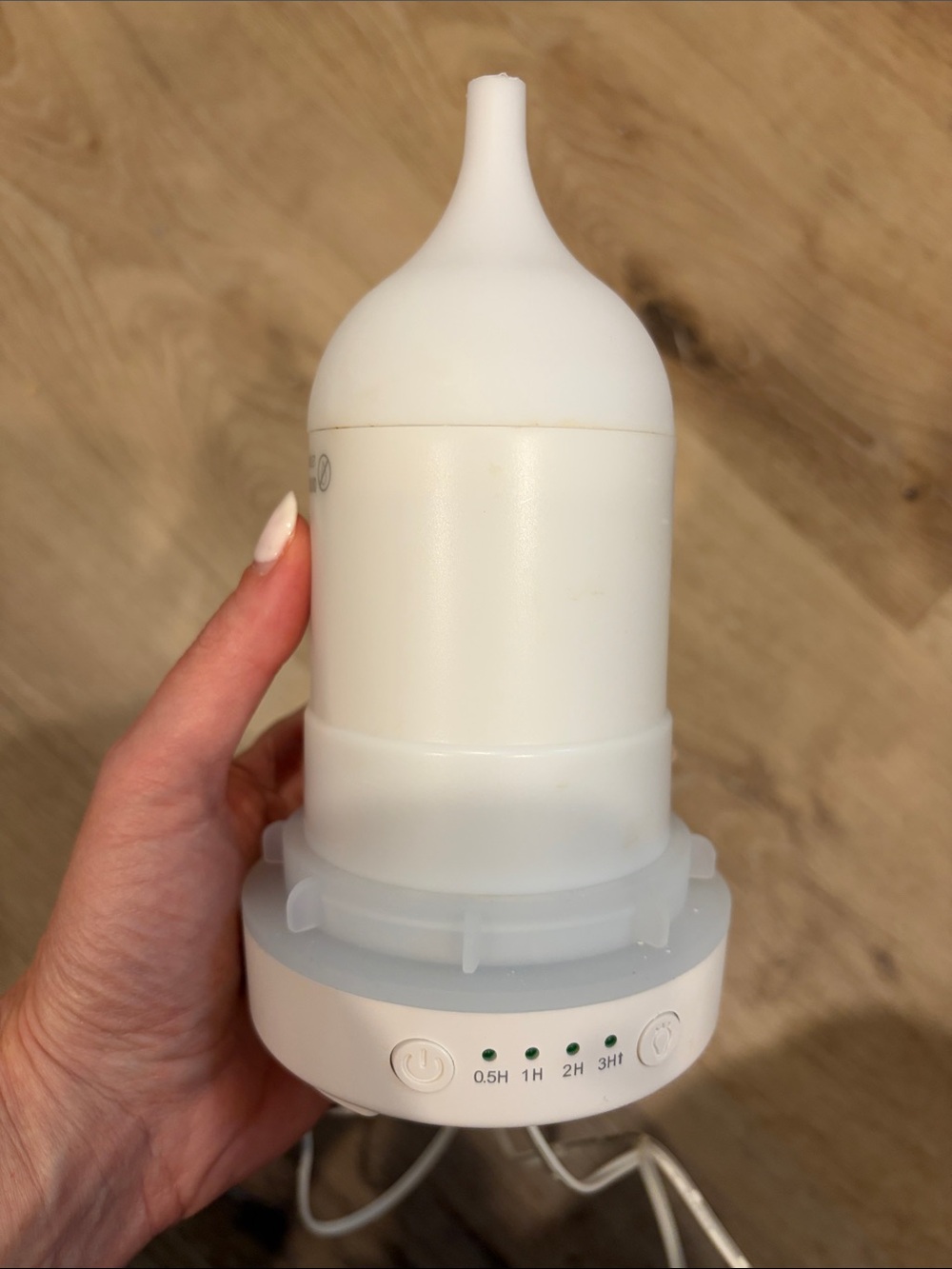 White Portable Ultrasonic Diffuser with Timer Controls